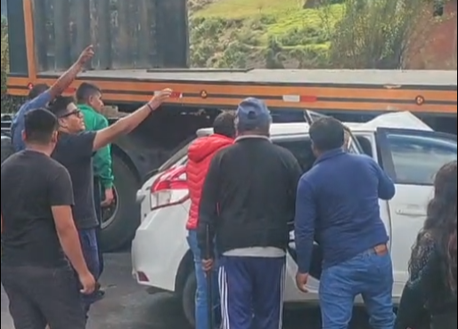 PERIODISTA ABANQUINO EDWIN CHÁVEZ SUFRE APARATOSO ACCIDENTE EN LIMATAMBO